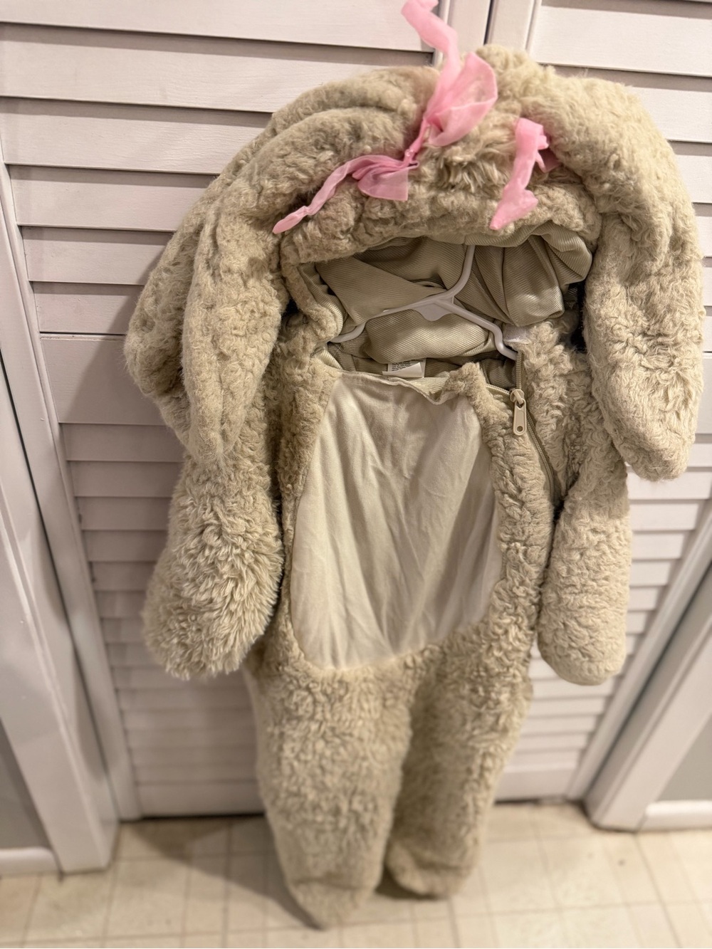 Target Cream Faux Fur Baby costume Size 2-3T